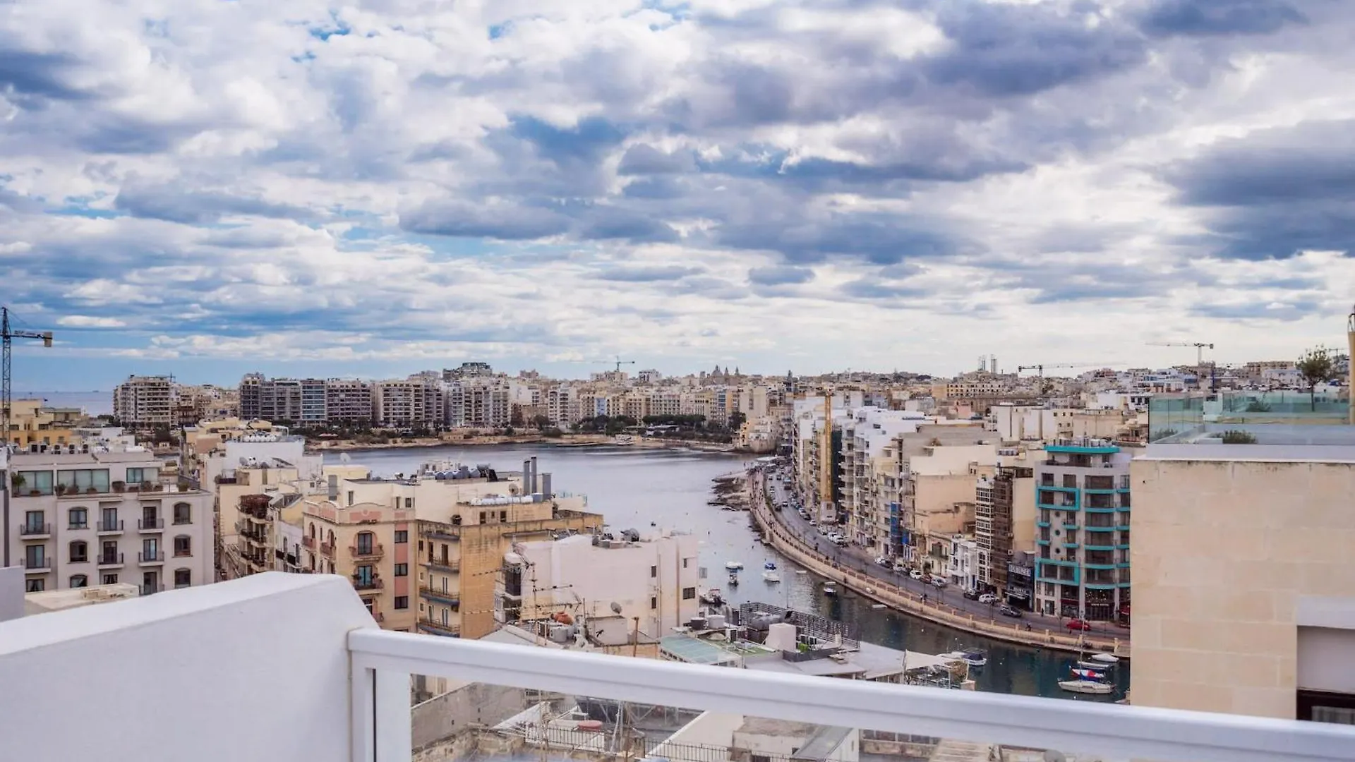 Bnbnova - Private Penthouse With Terrace Spinola Bay Saint Julian's Apartment