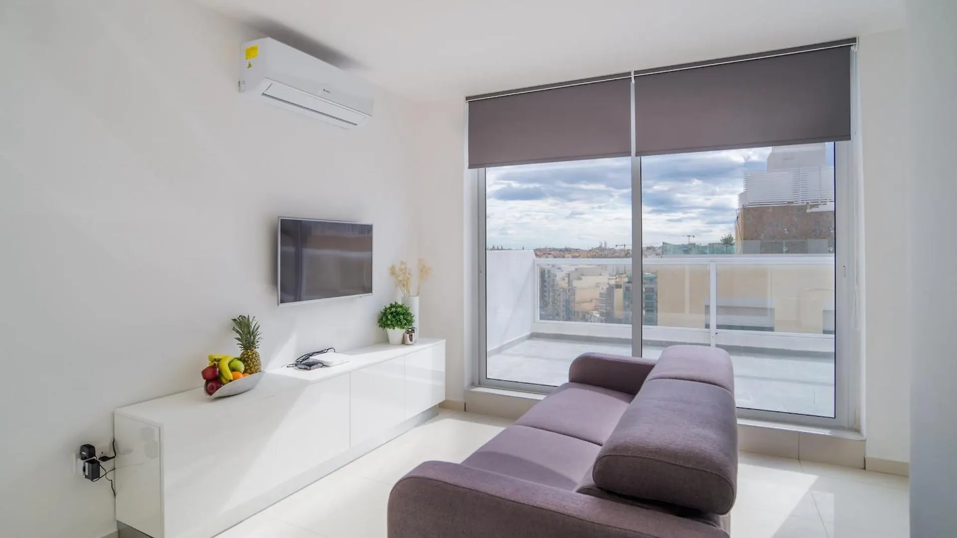Bnbnova - Private Penthouse With Terrace Spinola Bay Saint Julian's