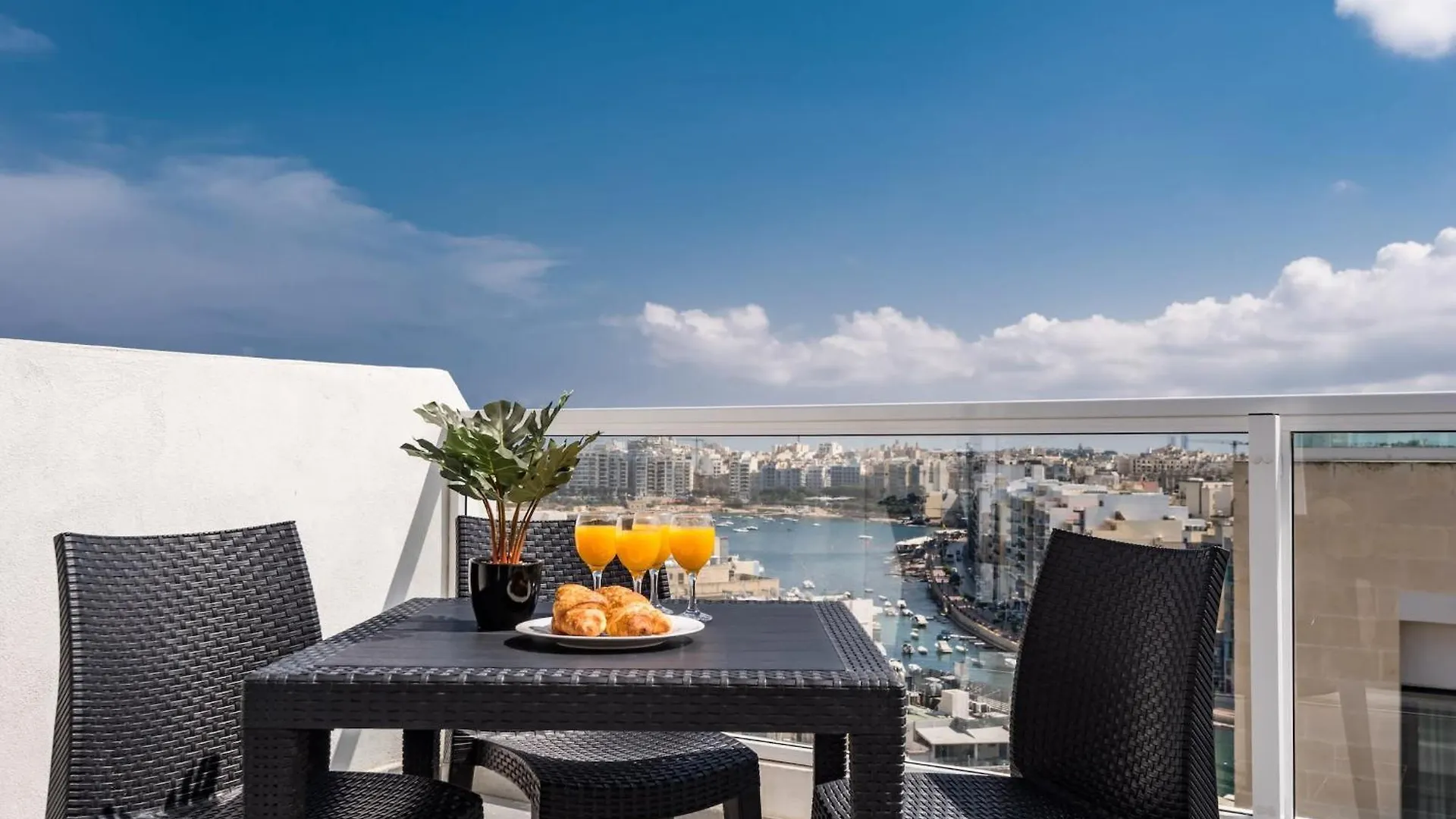 Bnbnova - Private Penthouse With Terrace Spinola Bay Saint Julian's 0*,