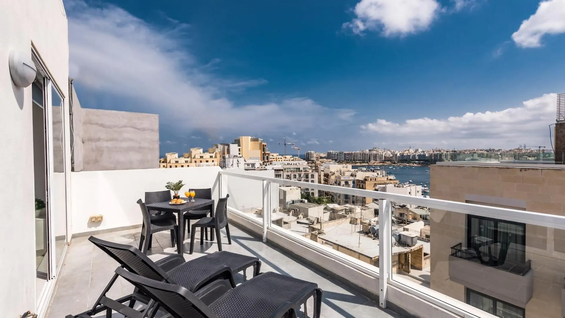 Bnbnova - Private Penthouse With Terrace Spinola Bay Saint Julian's Apartment